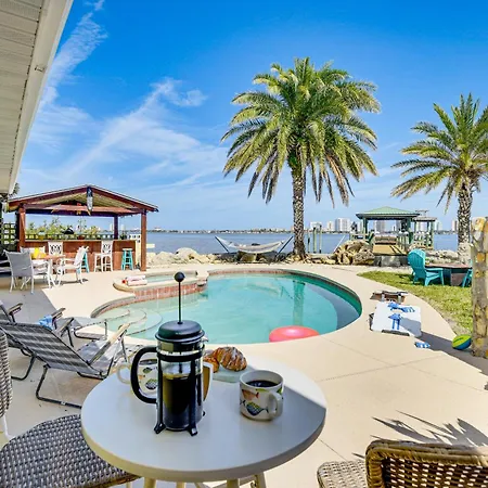 Waterfront Daytona Escape With Pool And Game Room!